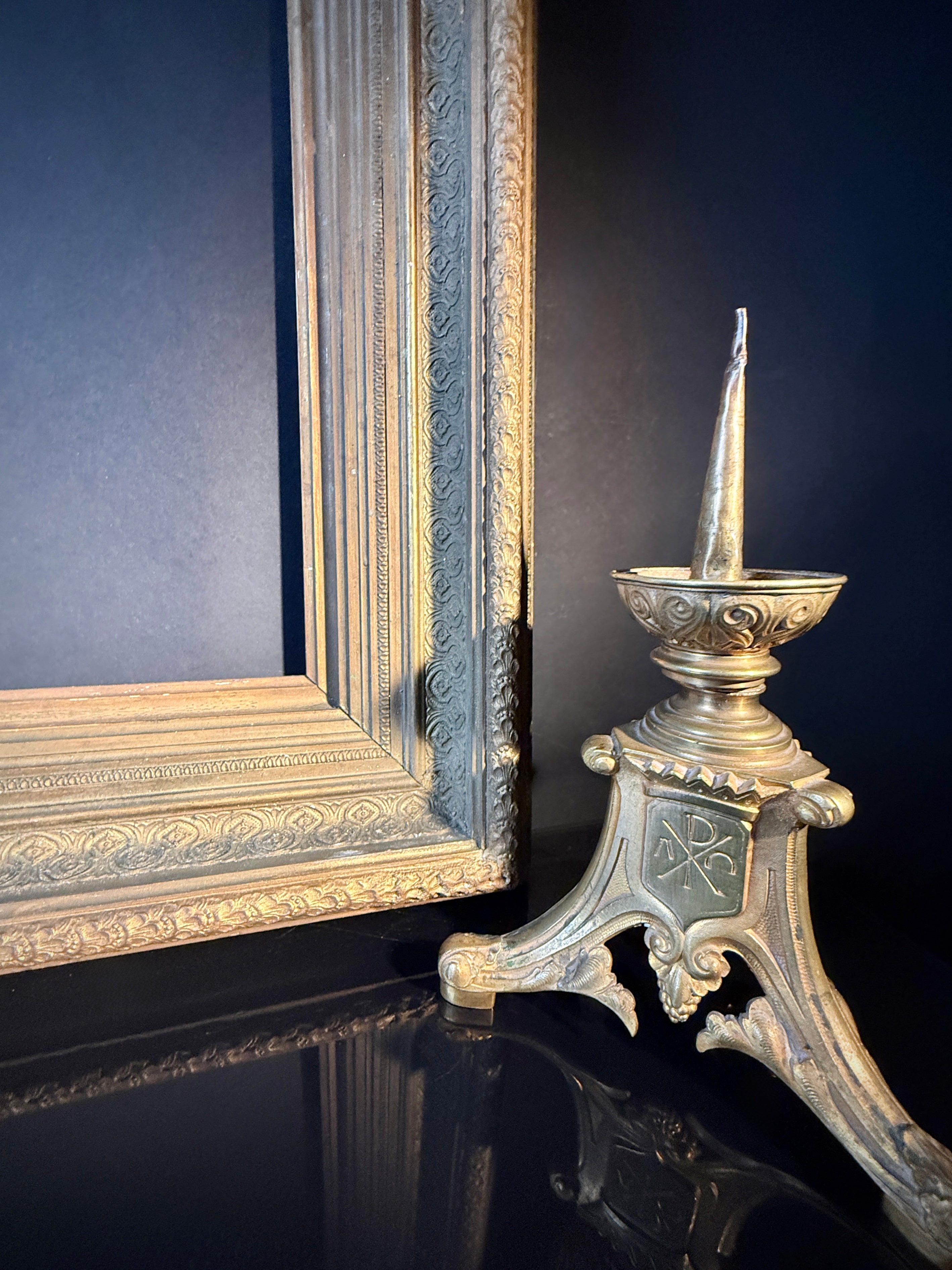 Large Antique Gilt Picture Frame – 19th‑Century Ornate Wood Gold Frame (78.5 cm × 61.5 cm)