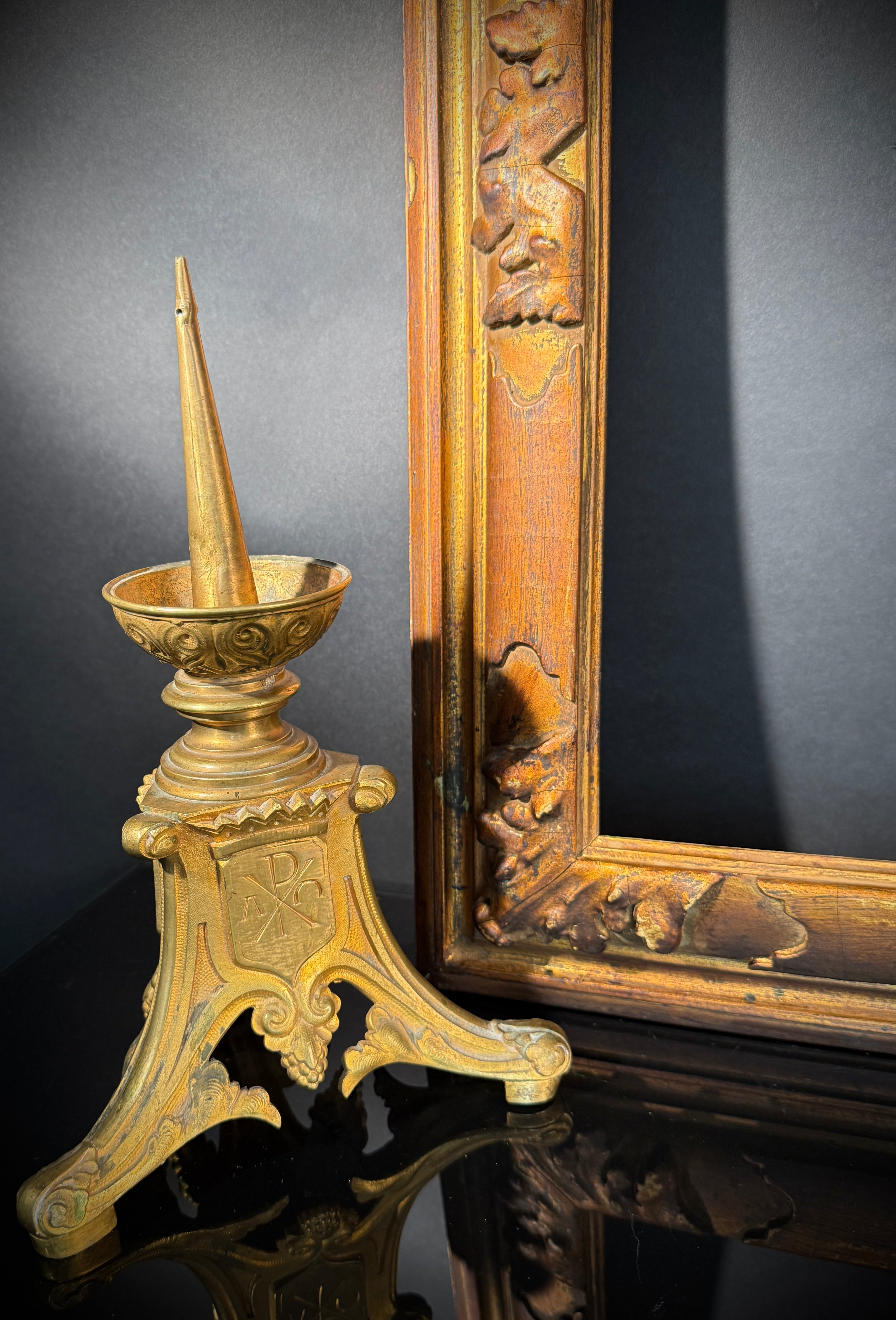 Large Shabby Vintage Picture Frame  |  Carved Wood  | Worn Gilt Finish (75cm x 59.5cm)