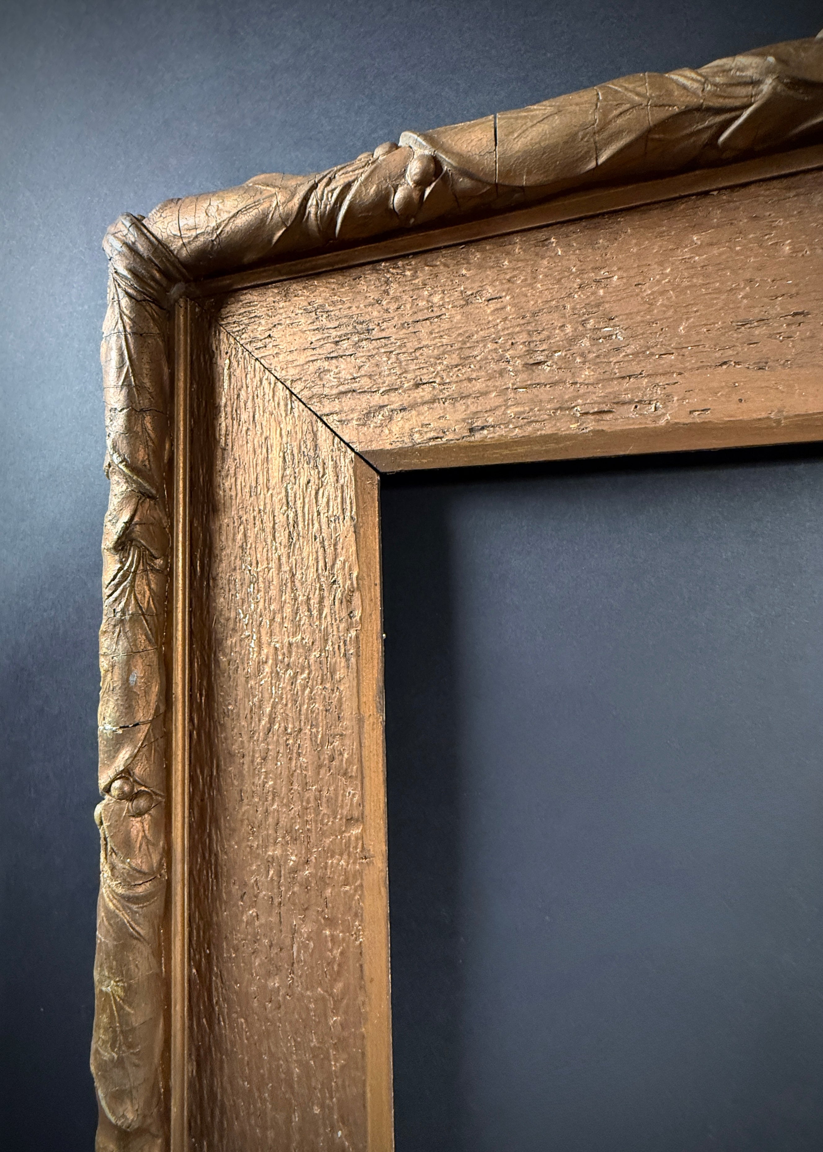 Antique Gilt Picture Frame (69.5cm x 54.5cm) – Wide Profile Classic Style | Art Mirror Display
