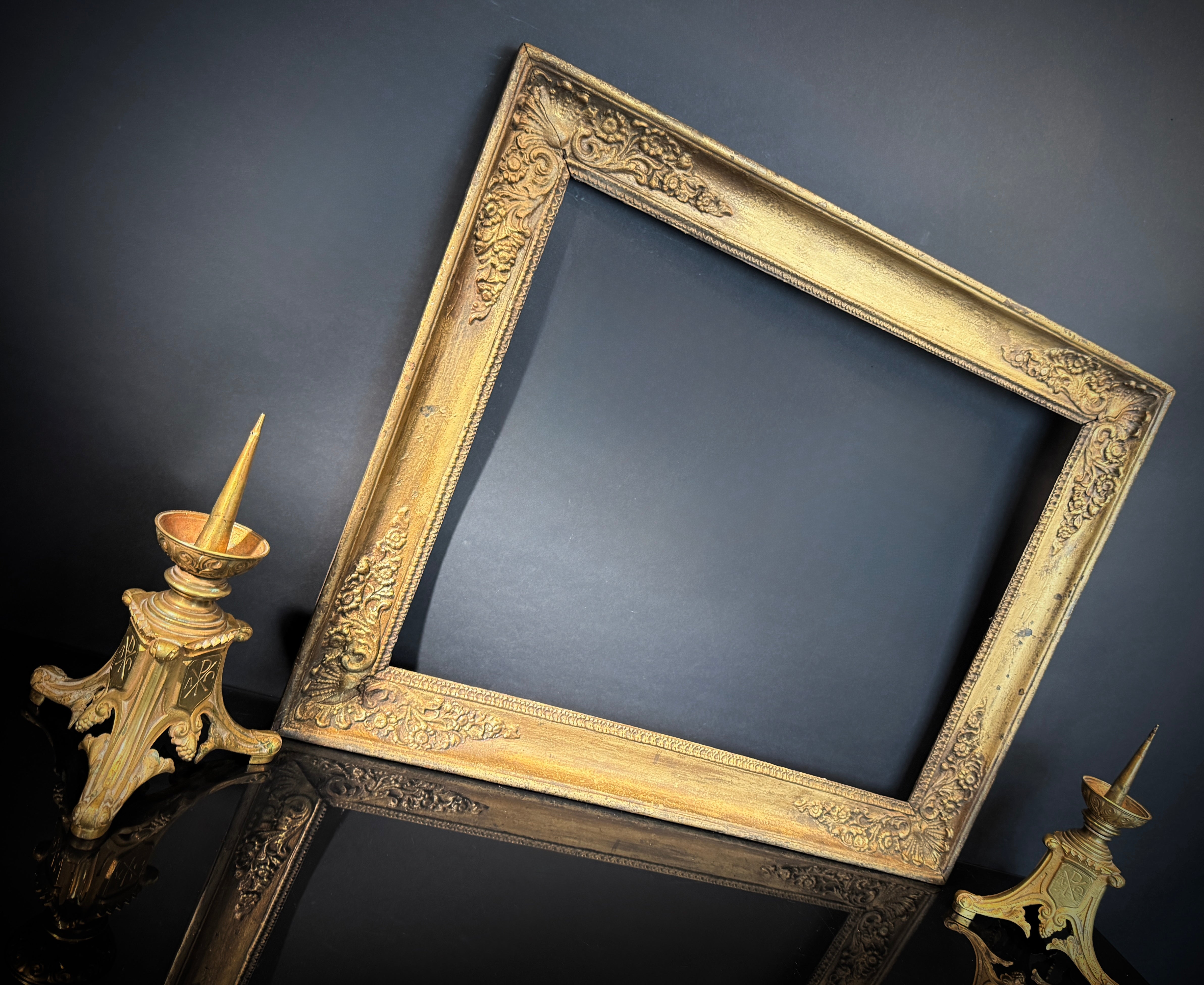 Large Antique Picture Frame (73x59cm) | Ornate Corner Detail | Classic GoldWall Decor / Wall Gallery