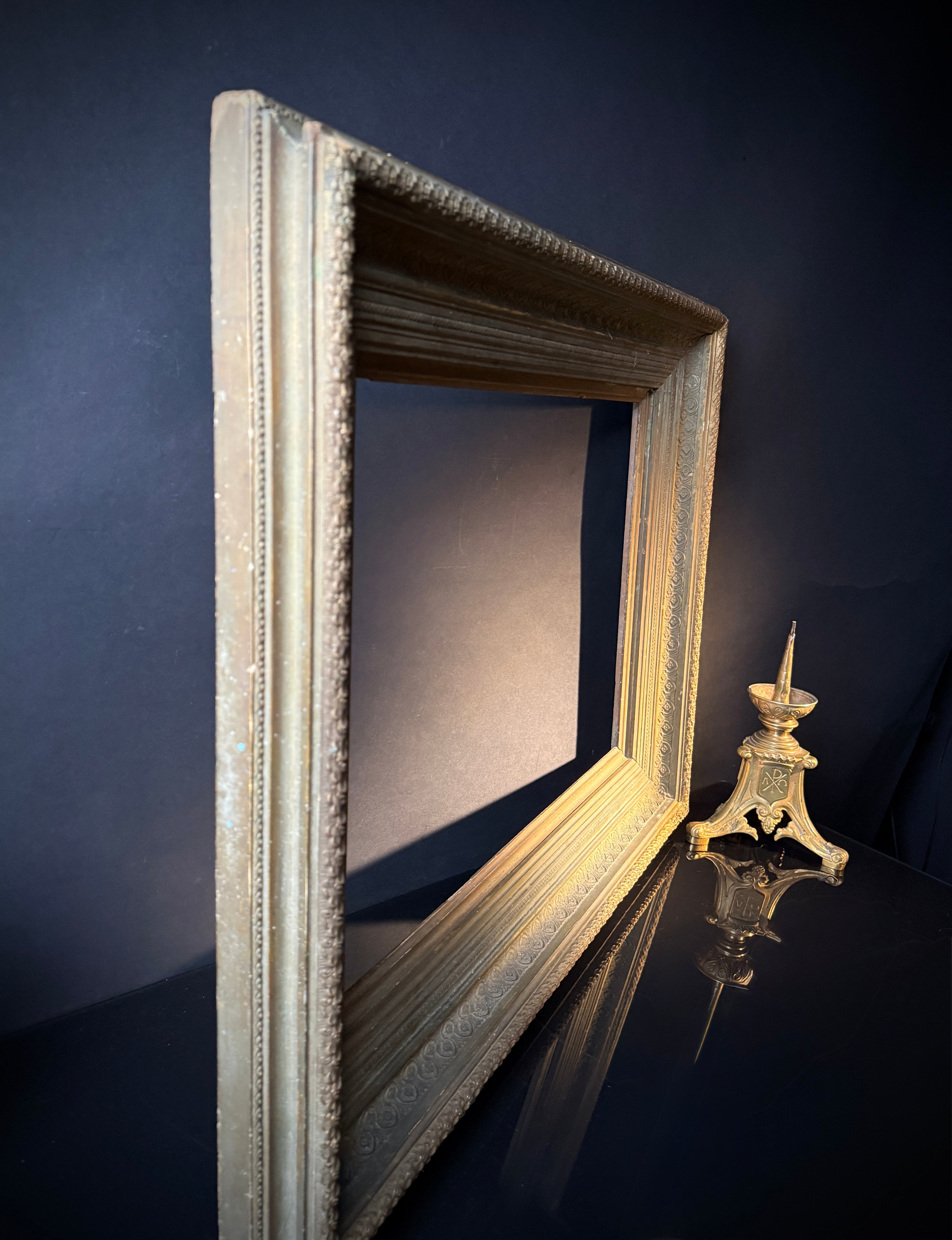 Large Antique Gilt Picture Frame – 19th‑Century Ornate Wood Gold Frame (78.5 cm × 61.5 cm)