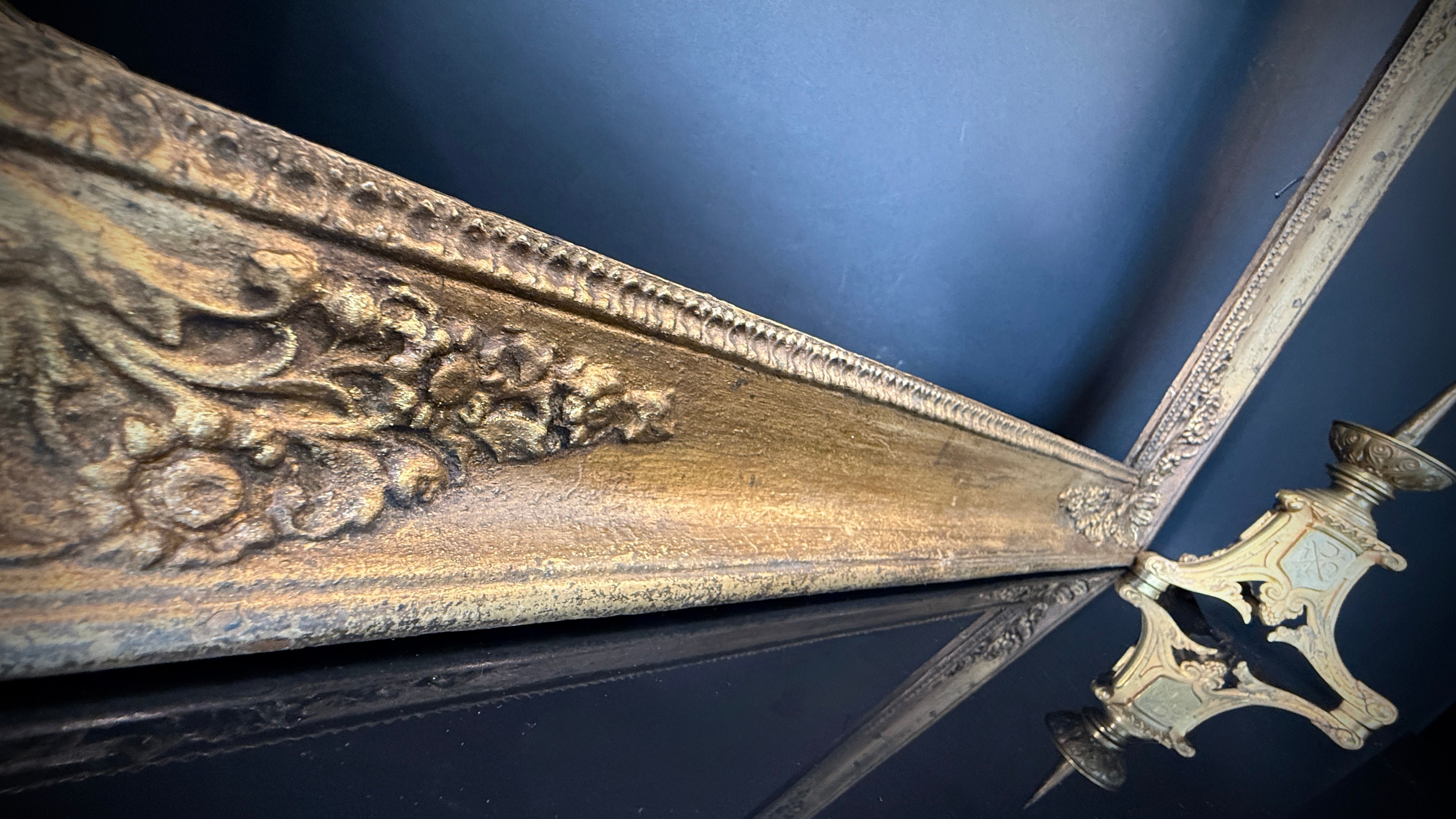 Large Antique Picture Frame (73x59cm) | Ornate Corner Detail | Classic GoldWall Decor / Wall Gallery
