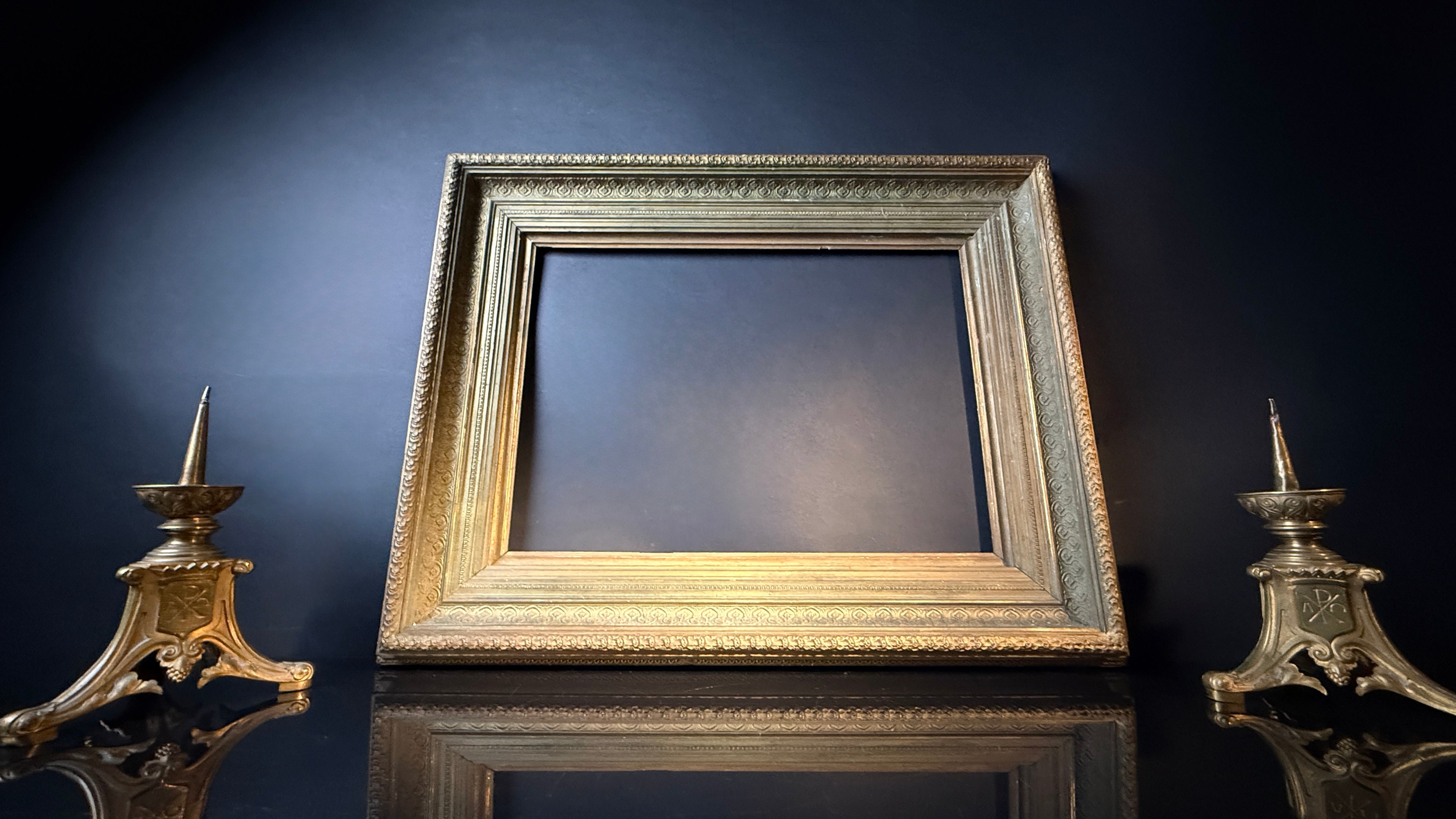 Large Antique Gilt Picture Frame – 19th‑Century Ornate Wood Gold Frame (78.5 cm × 61.5 cm)