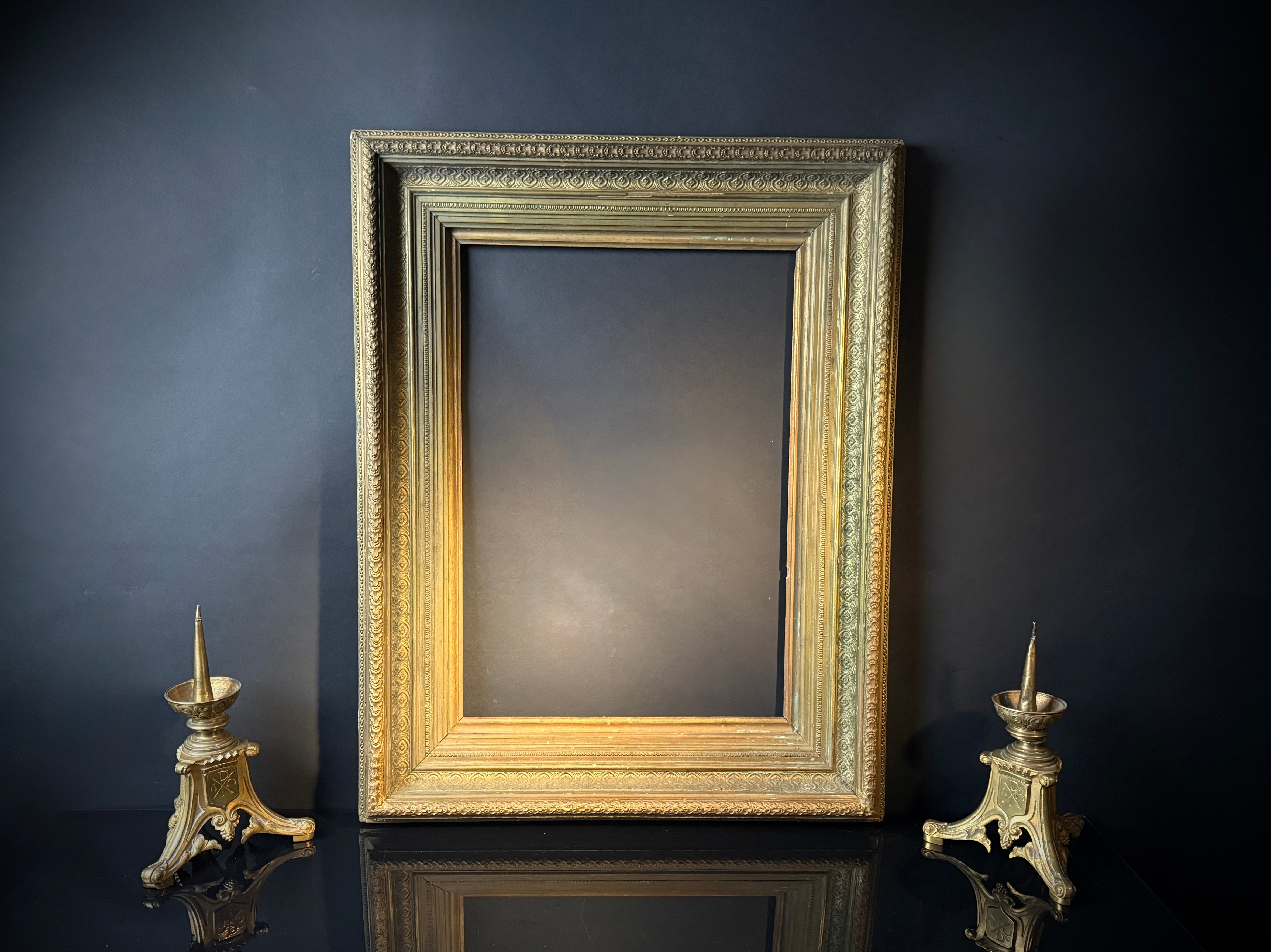 Large Antique Gilt Picture Frame – 19th‑Century Ornate Wood Gold Frame (78.5 cm × 61.5 cm)