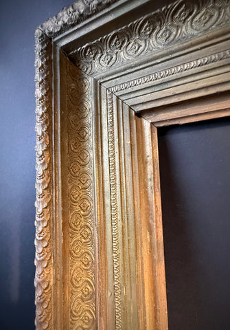 Large Antique Gilt Picture Frame – 19th‑Century Ornate Wood Gold Frame (78.5 cm × 61.5 cm)