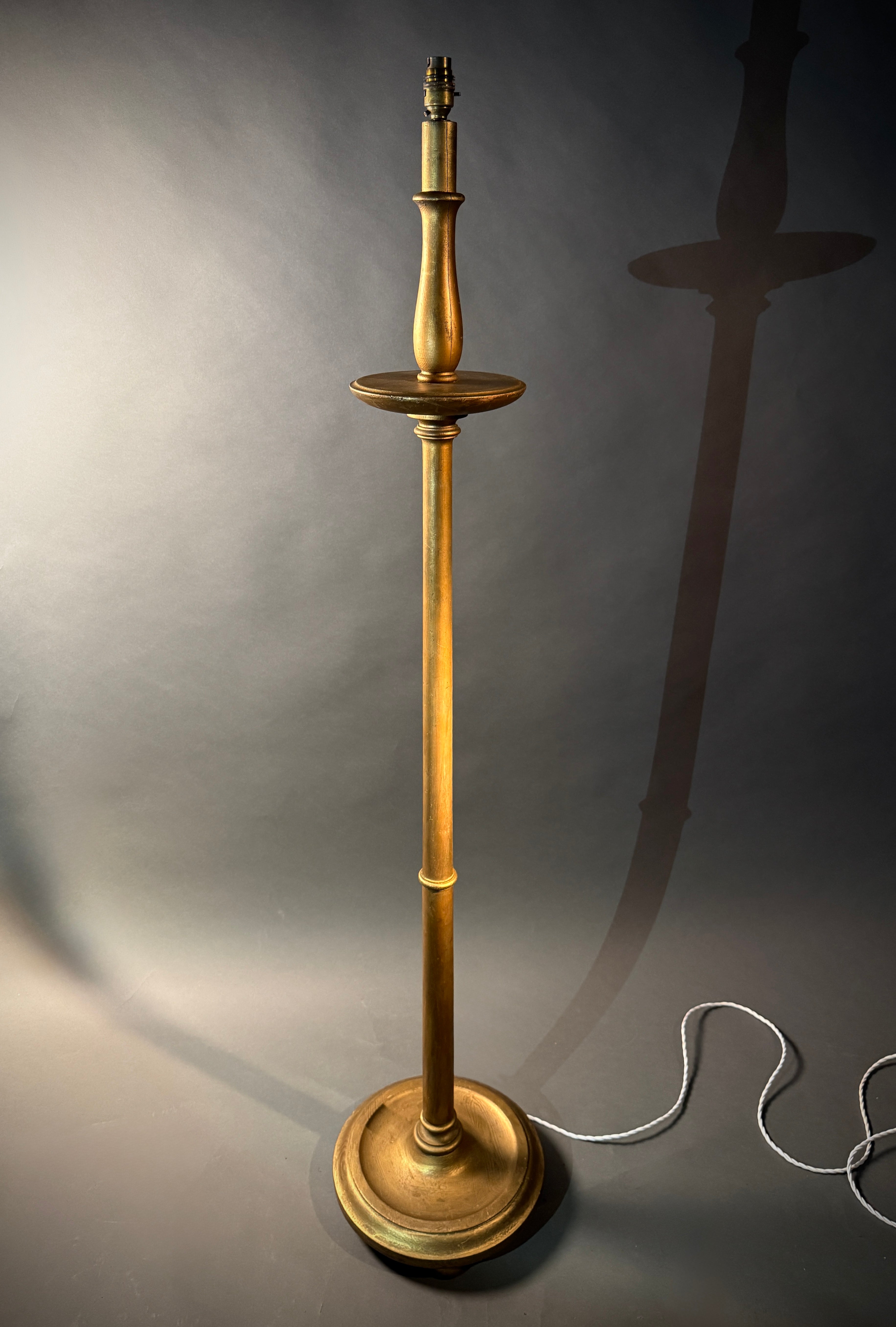 Vintage Gold Wood Floor Lamp – Fluted Turned Column, Candle Saucer, Bun Feet 159cm Tall