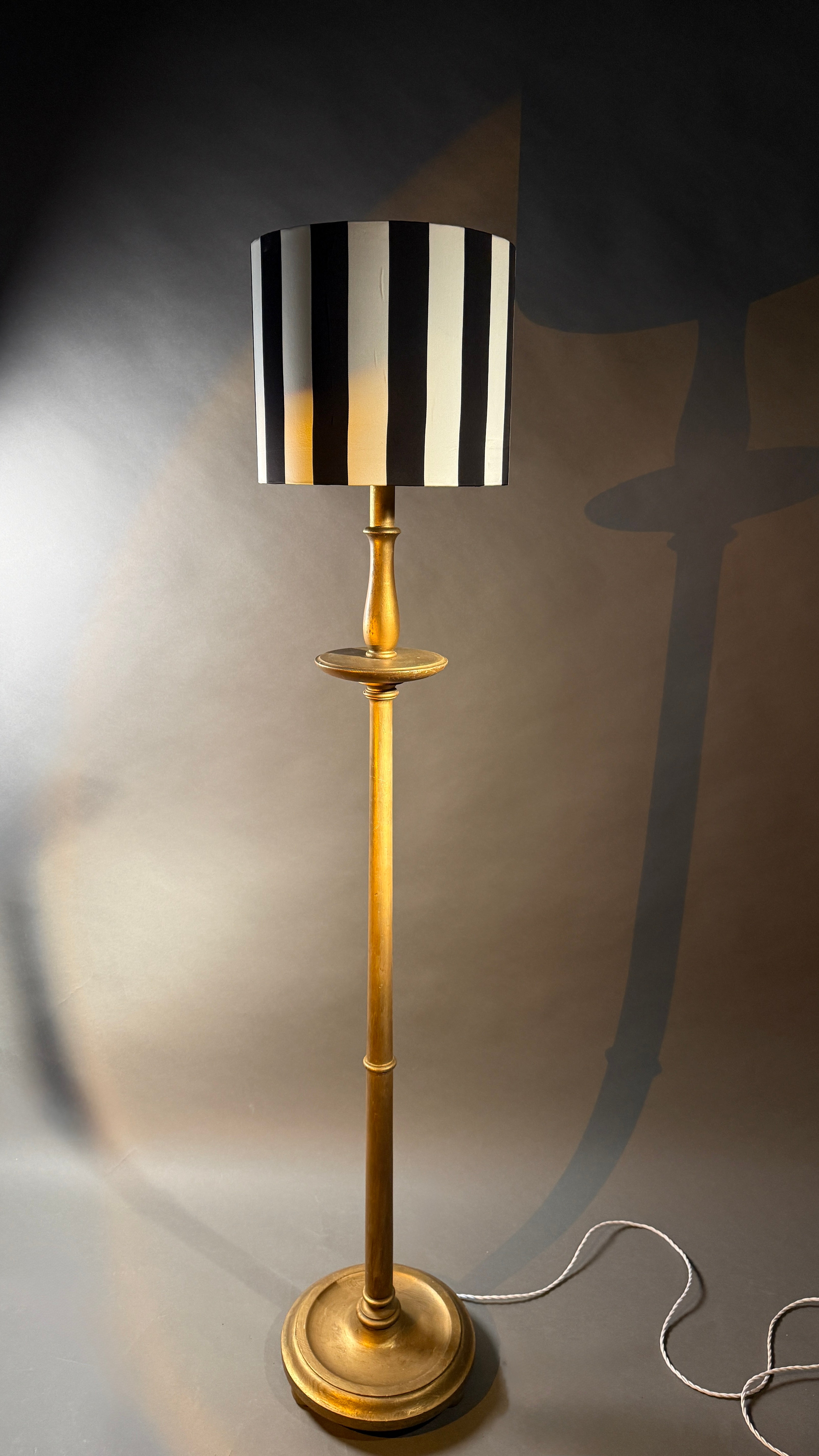 Vintage Gold Wood Floor Lamp – Fluted Turned Column, Candle Saucer, Bun Feet 159cm Tall