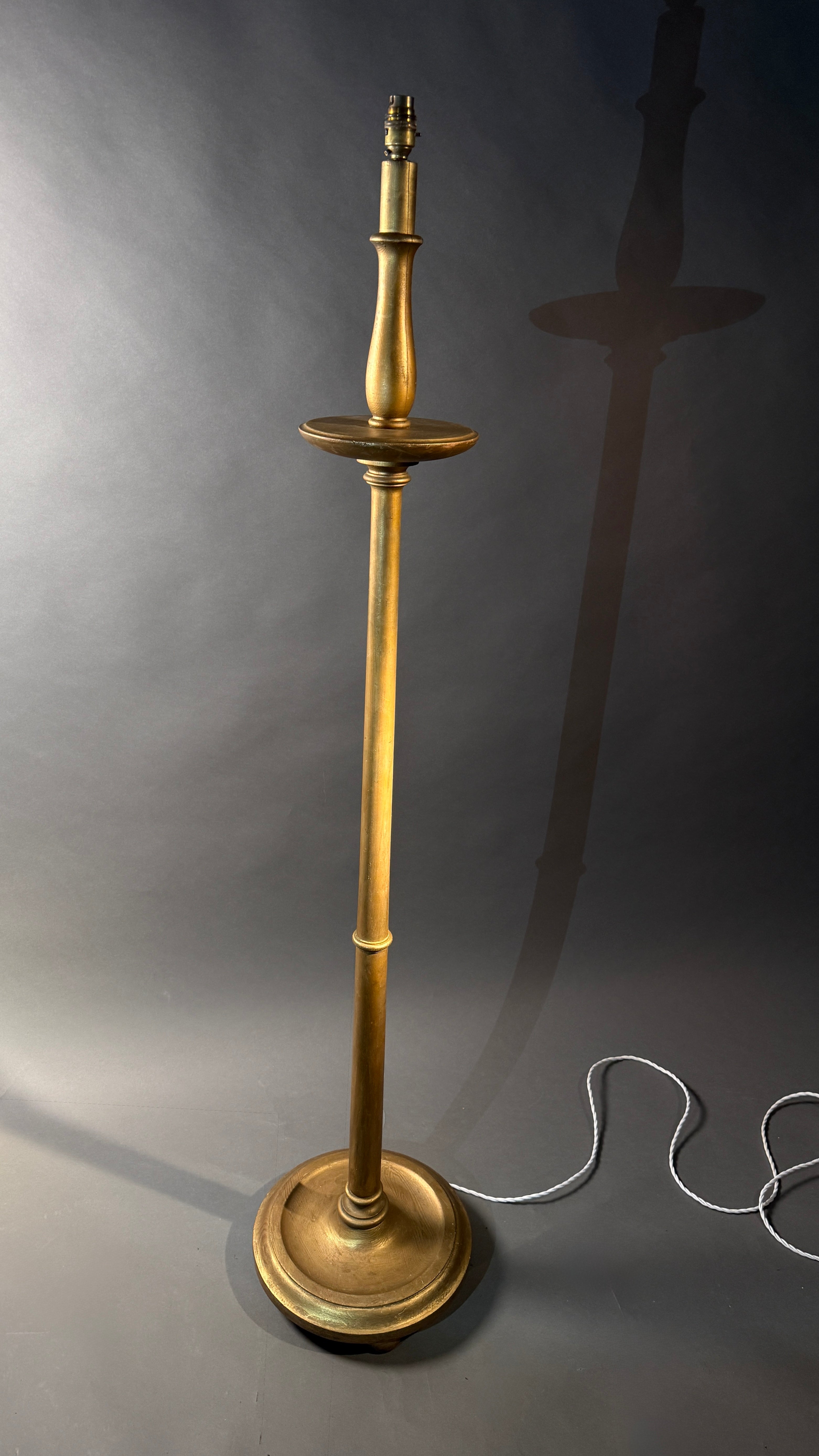 Vintage Gold Wood Floor Lamp – Fluted Turned Column, Candle Saucer, Bun Feet 159cm Tall