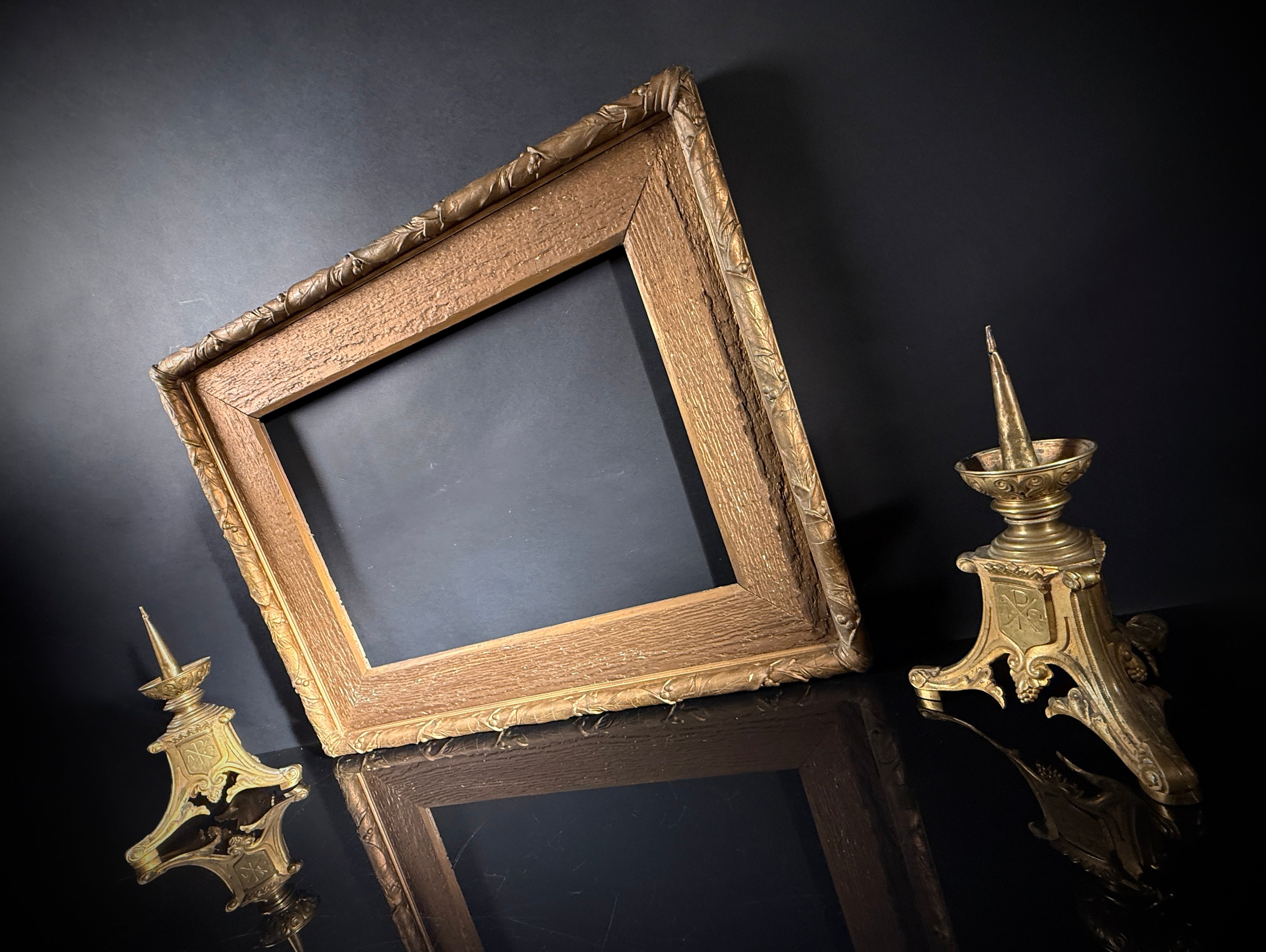 Antique Gilt Picture Frame (69.5cm x 54.5cm) – Wide Profile Classic Style | Art Mirror Display