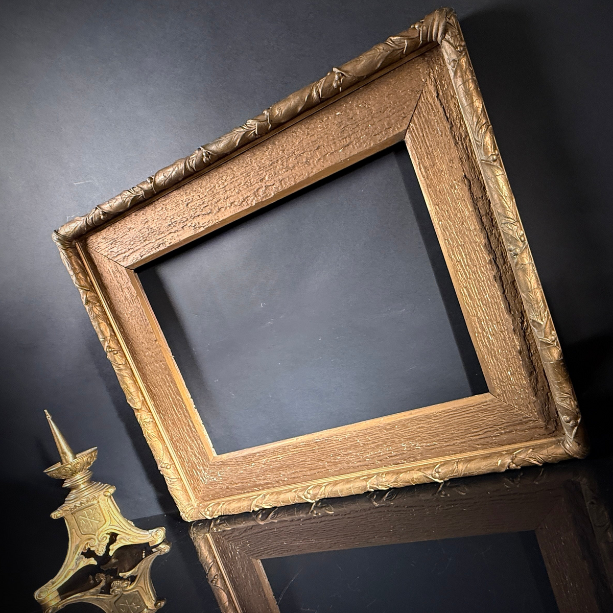 Antique Gilt Picture Frame (69.5cm x 54.5cm) – Wide Profile Classic Style | Art Mirror Display