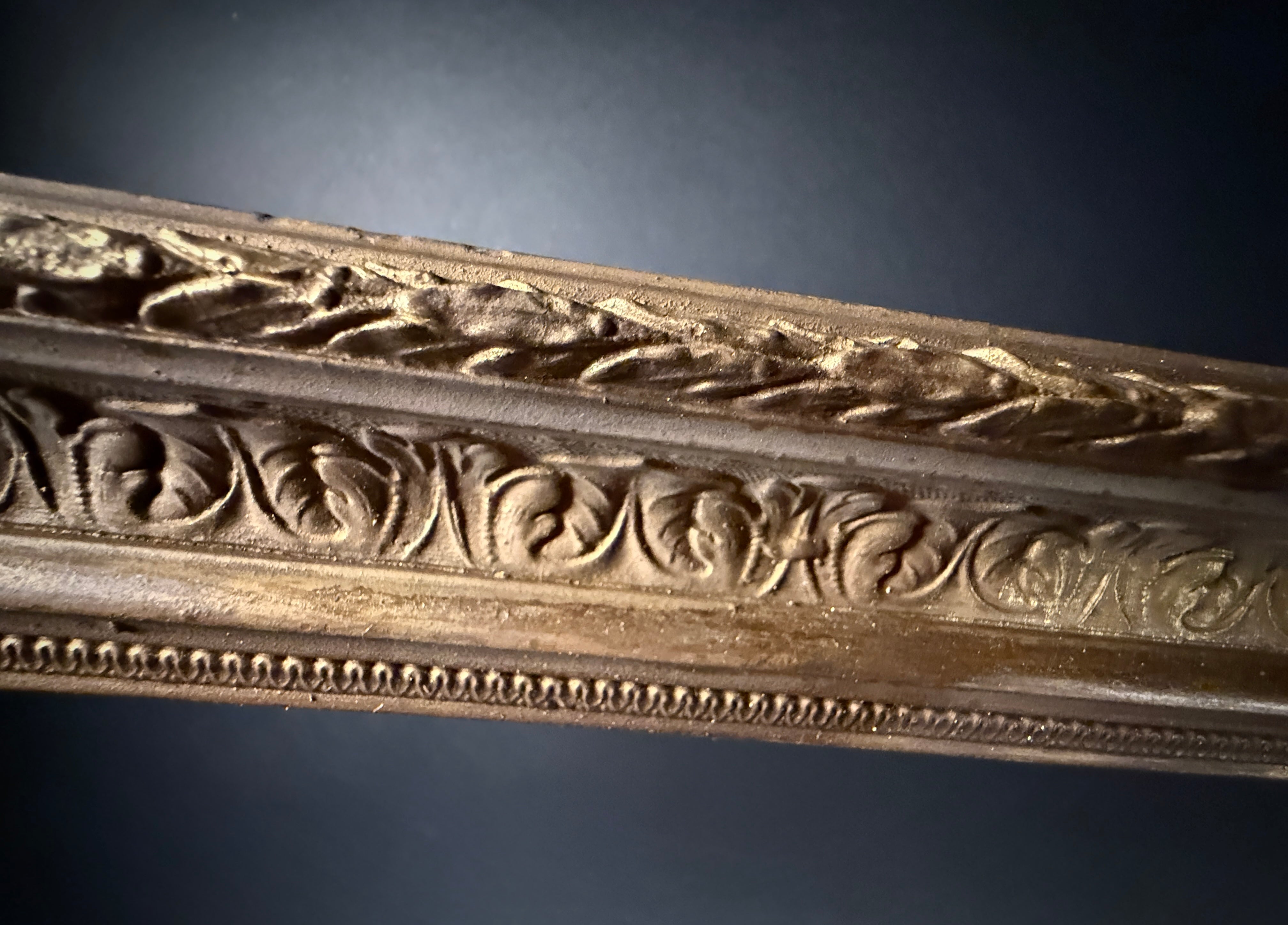 Large Ornate Antique Picture Frame | Gilt Finish | Solid Wood |. 93x68cm