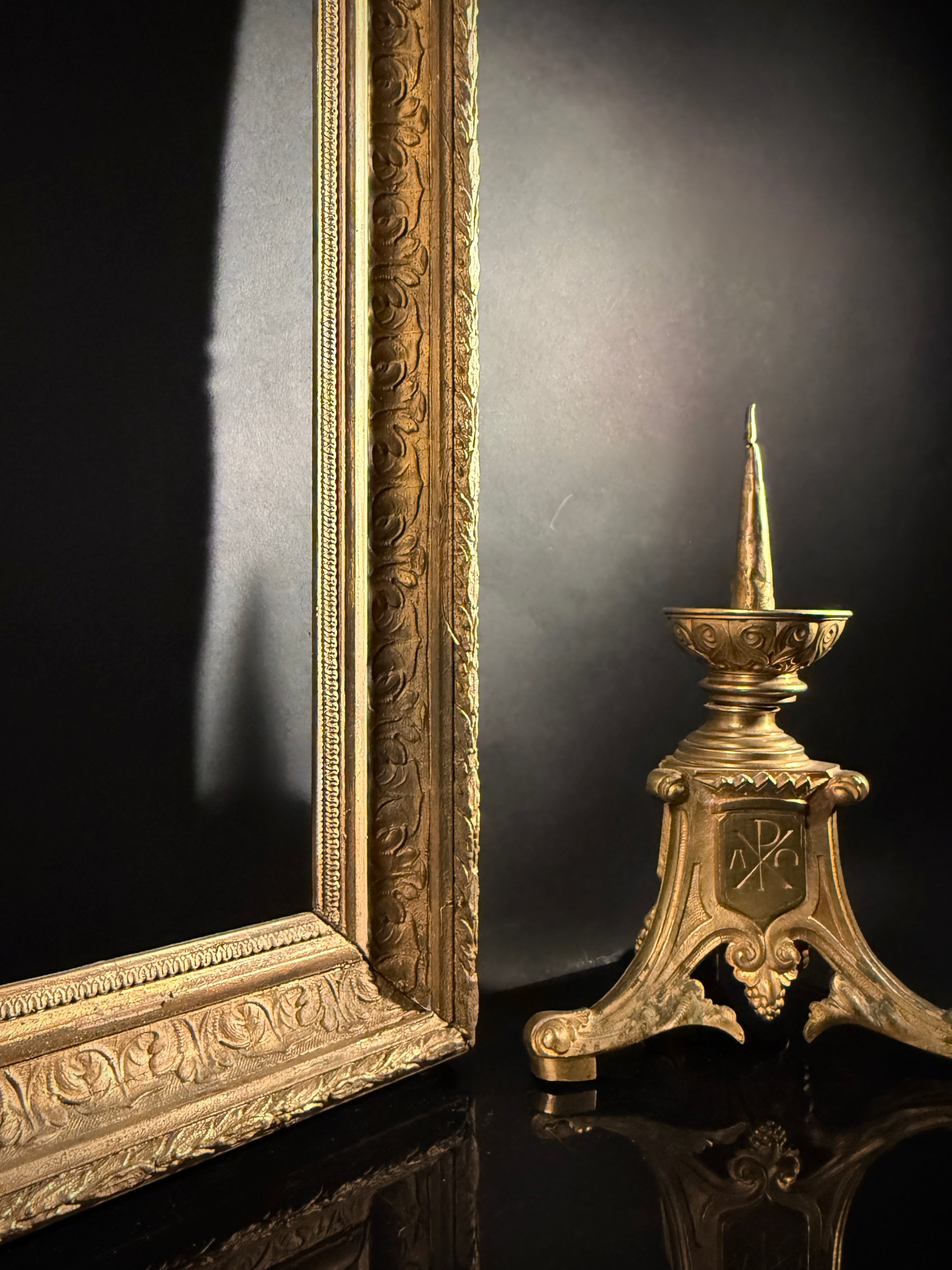 Large Ornate Antique Picture Frame | Gilt Finish | Solid Wood |. 93x68cm