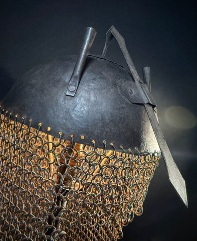 Persian Kulah Khud Helmet Table Lamp – Chainmail Steel Stand, Push-In Bulb Decorative Rajput Style Light