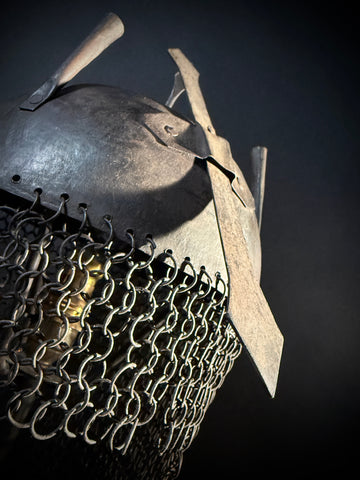 Persian Kulah Khud Helmet Table Lamp – Chainmail Steel Stand, Push-In Bulb Decorative Rajput Style Light