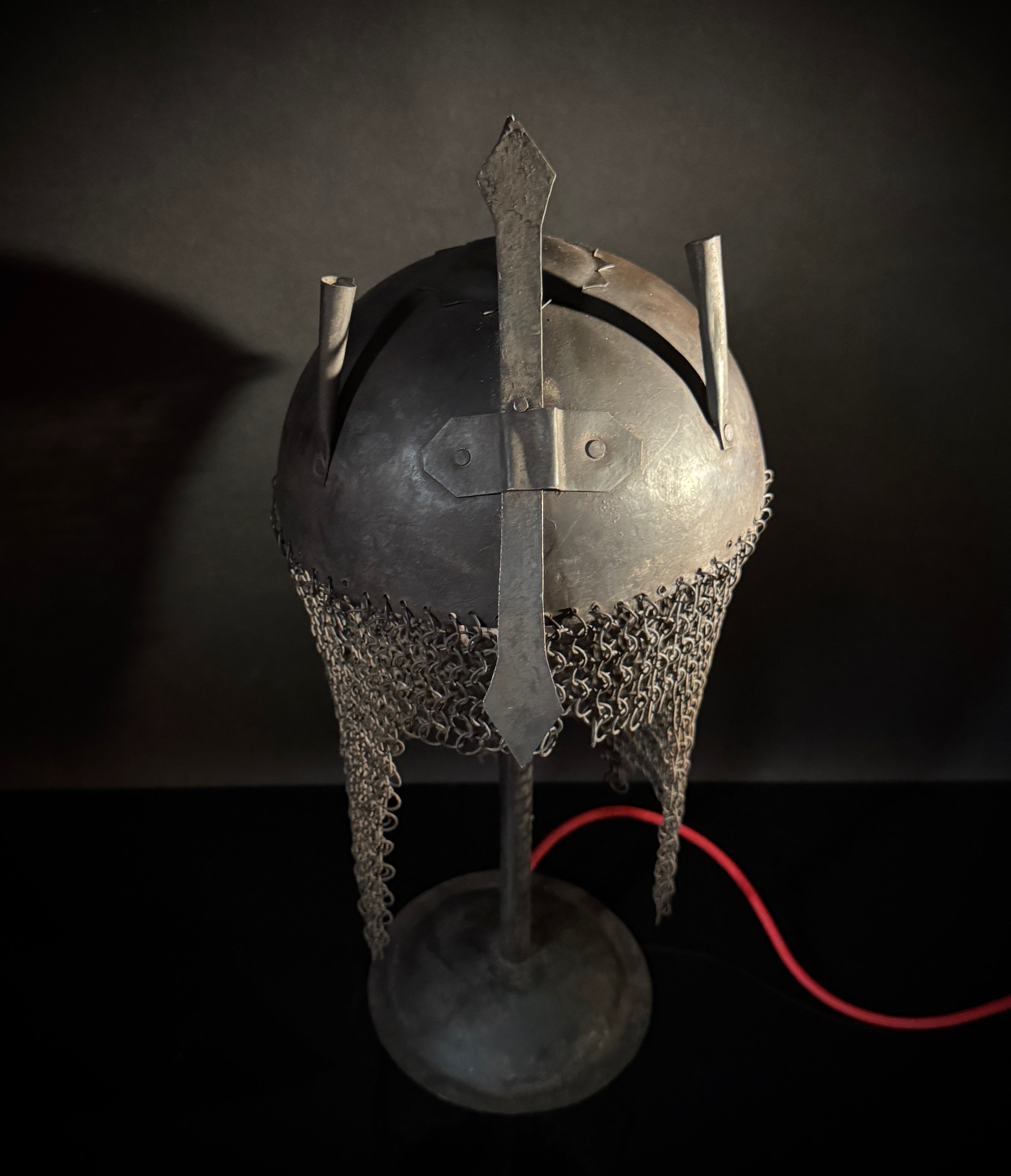 Persian Kulah Khud Helmet Table Lamp – Chainmail Steel Stand, Push-In Bulb Decorative Rajput Style Light