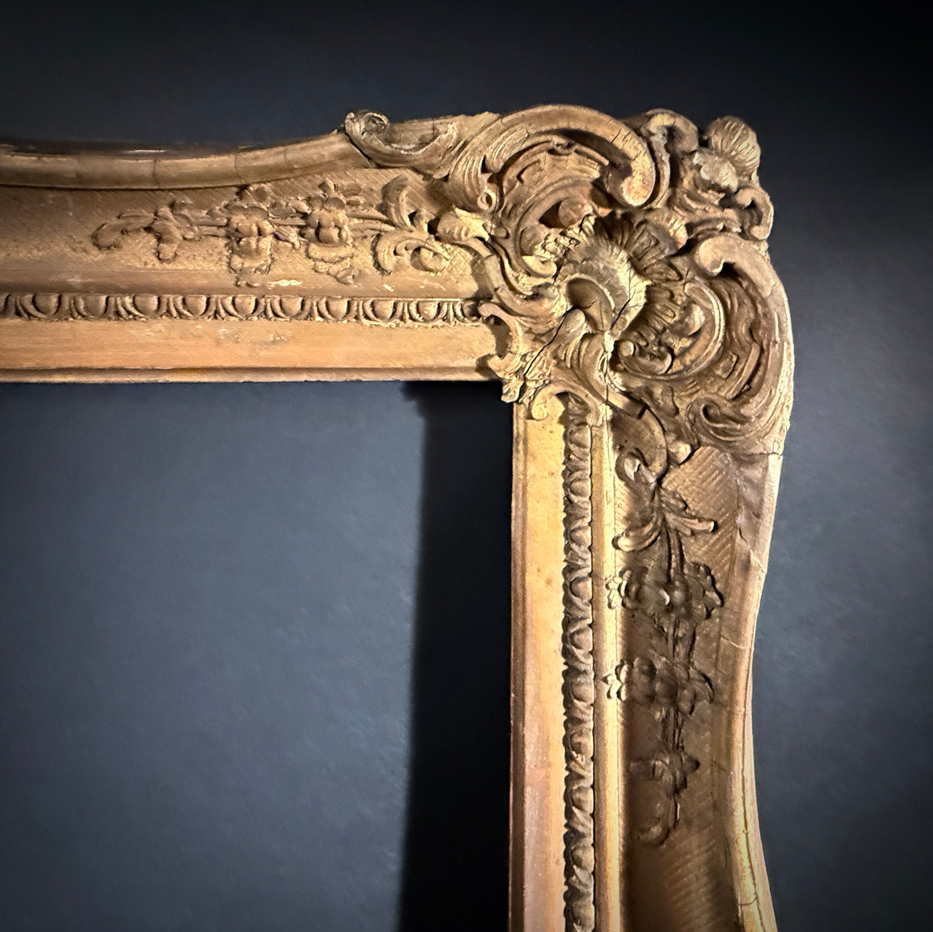 Extra Large Antique Gilt Picture Frame | 94x68cm | Ornate Corner Detail | Classic Wall Decor