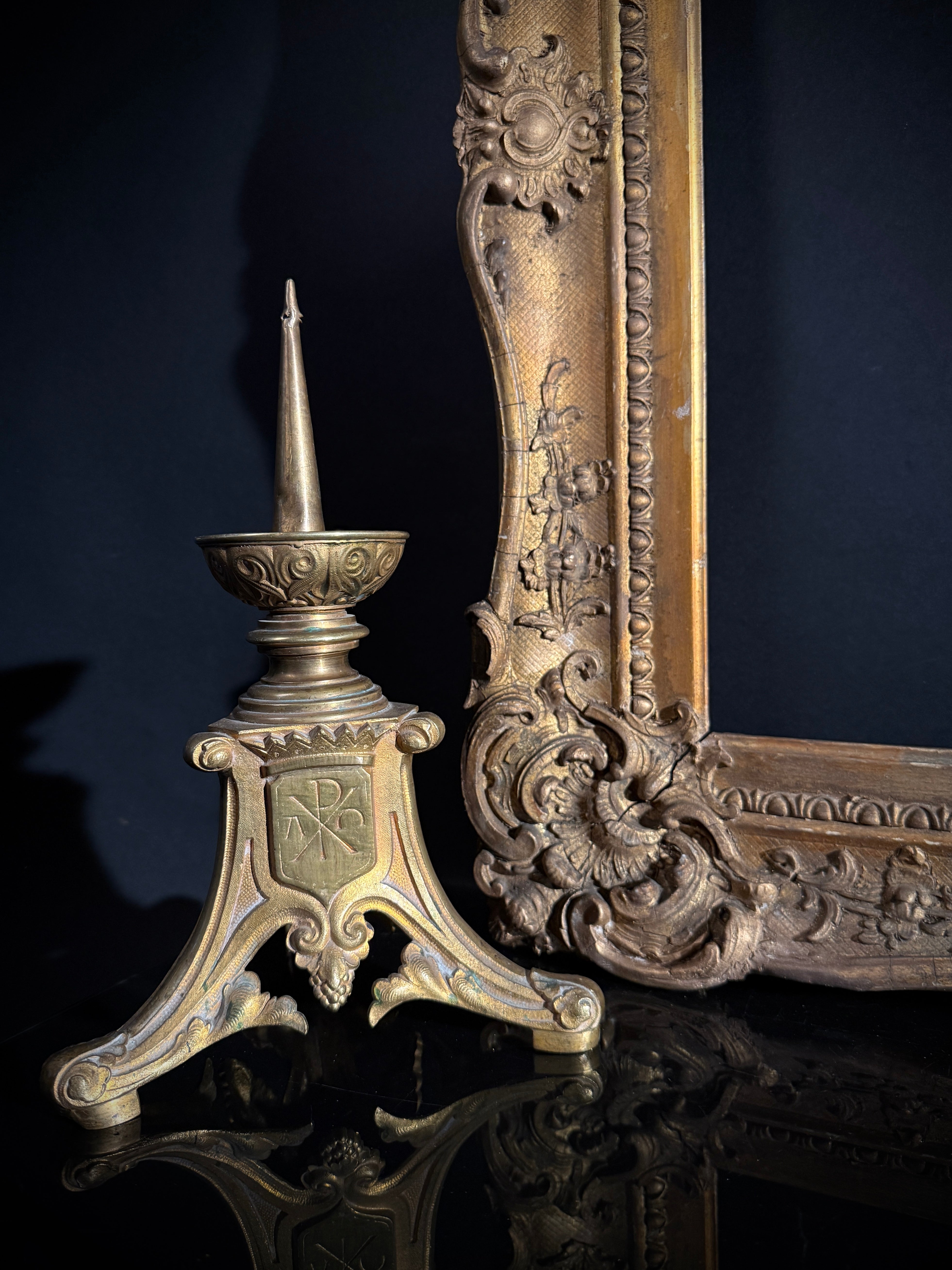 Extra Large Antique Gilt Picture Frame | 94x68cm | Ornate Corner Detail | Classic Wall Decor