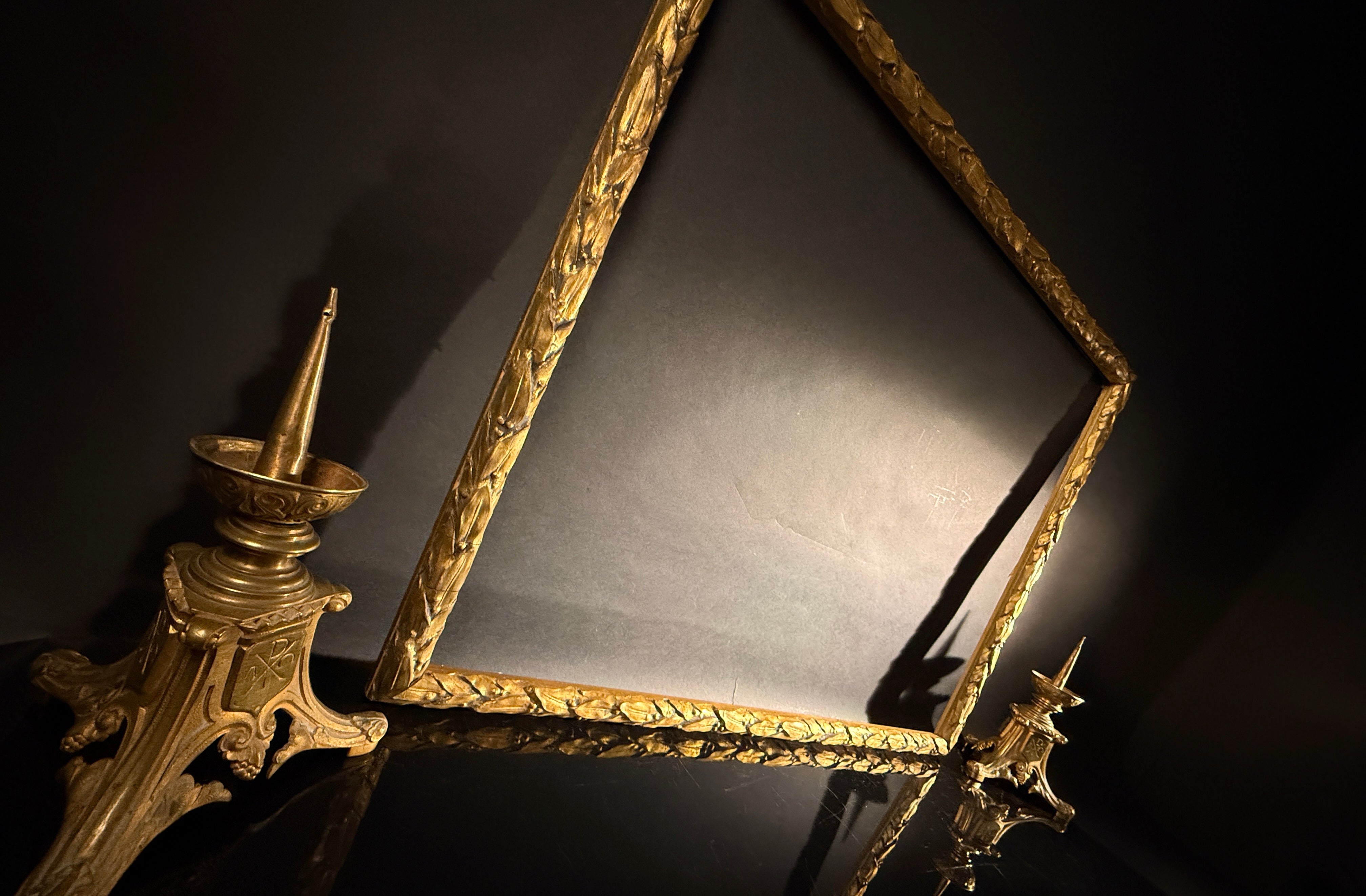 Extra Large Antique Gilt Picture Frame  |  Leaf & Berry Motif  |  84cm x 65.5cm  |  Solid Wood