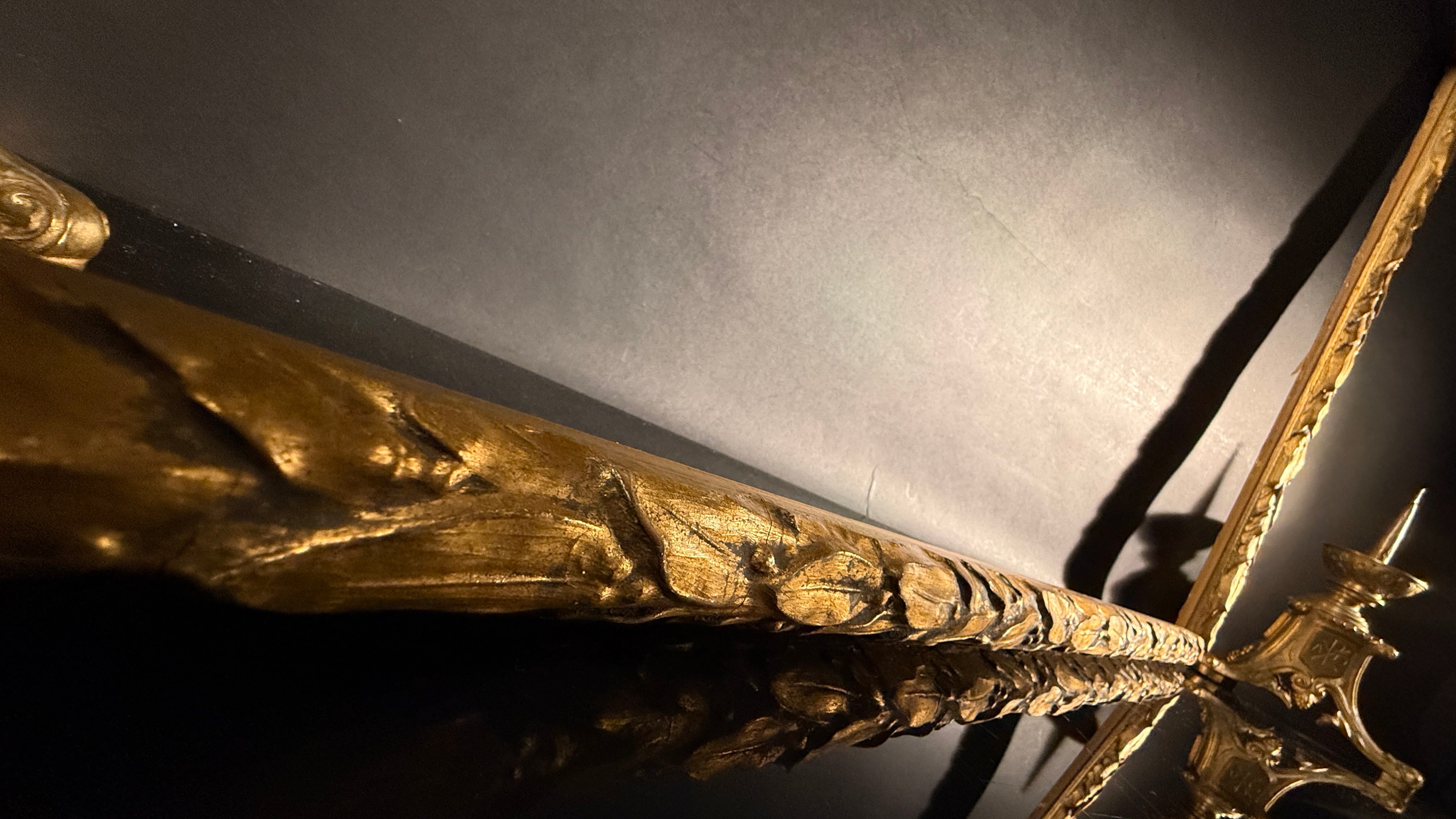 Extra Large Antique Gilt Picture Frame  |  Leaf & Berry Motif  |  84cm x 65.5cm  |  Solid Wood